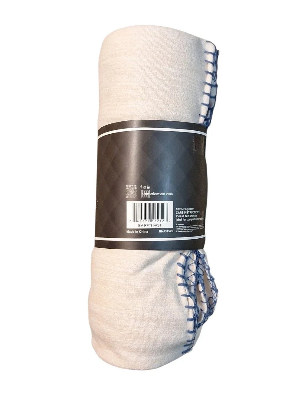 NWT Evoke Home Cream with Blue Trim Fleece Throw Blanket 50x60